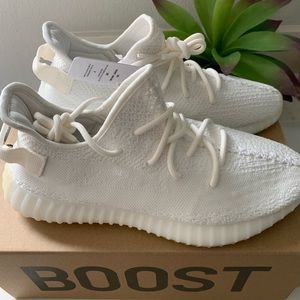 Yeezy Boost 350 V2 Triple White